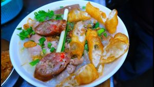Cháo lòng Đà Lạt là món ăn sáng hấp dẫn, ăn ở đâu ngon