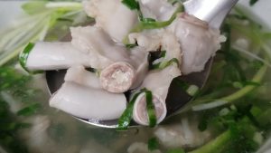 Canh lòng Đà Lạt là món mồi hấp dẫn trên bàn nhậu