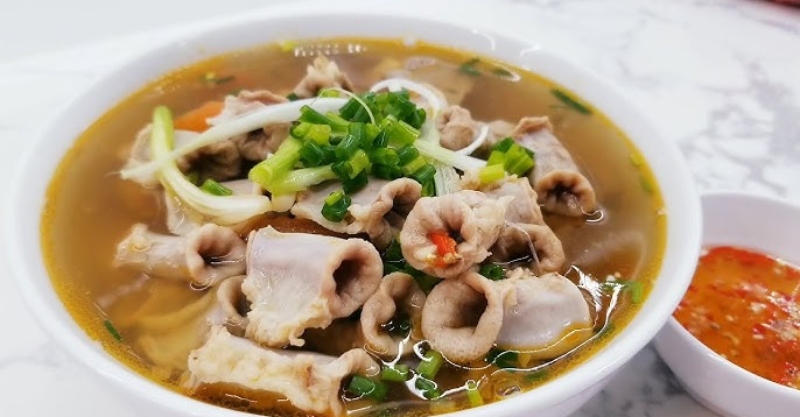 Canh lòng Đà Lạt là món mồi hấp dẫn trên bàn nhậu