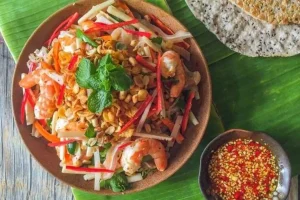 Gỏi tai heo chua ngọt hấp dẫn, cuốn hút dân nhậu