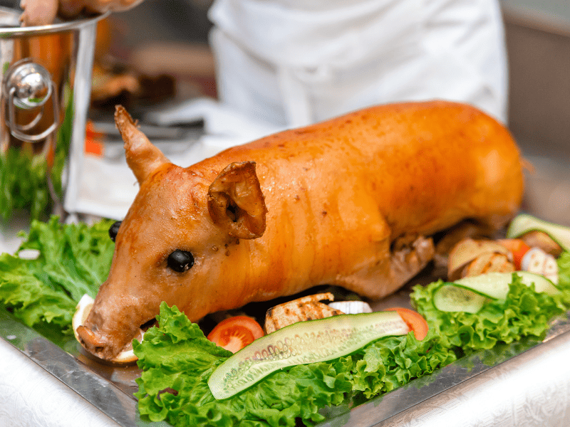 Heo quay nguyên con giòn rụm, chất lượng số 1 Đà Lạt 